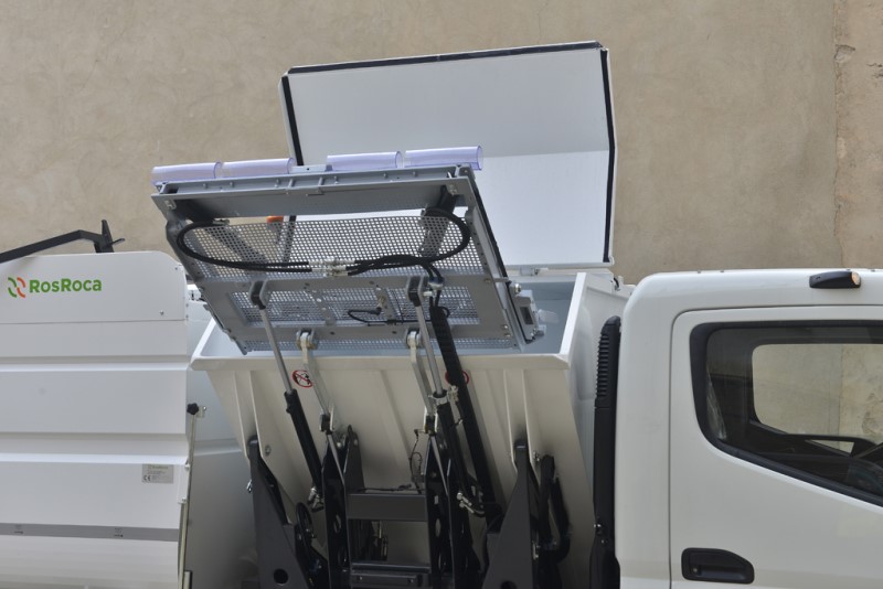 Compactador de resíduos ORUS Twin Pack Combi TD com carregamento posterior por satélite para recolha de resíduos