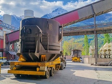 Heavy-duty solutions: How Terberg RT tractors suppor......